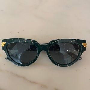 Never been worn Bottega Veneta Sunglasses 🕶